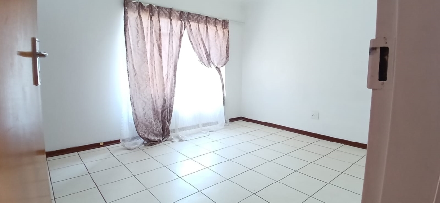 To Let 3 Bedroom Property for Rent in Staffords Hill Free State
